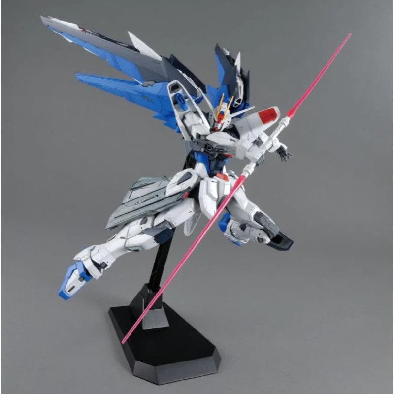 MG 1/100 Freedom Gundam Ver.2.0