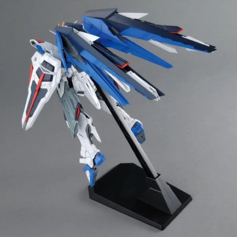 MG 1/100 Freedom Gundam Ver.2.0