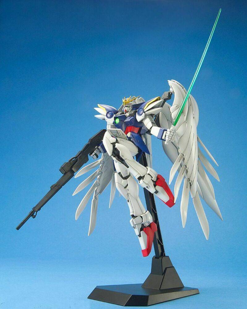 MG 1/100 W GUNDAM ZERO CUSTOM